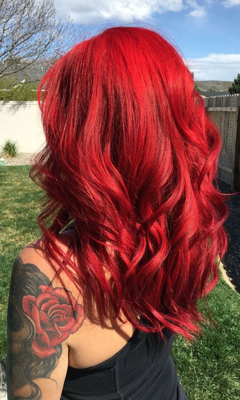 Nails With Red Hair, Bright Red Hair Color Ideas, Red Dye Hair, Bright Red Hair Ideas, Neon Red Hair, Cute Red Hair, Red Hair Bright, Red Fire Hair, Red Hair Color Bright