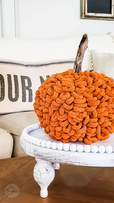 Fall Bazzar Ideas, How To Make Chunky Knit Pumpkins, Crafts Using Chunky Yarn, Loopy Yarn Christmas Tree, How To Make Chunky Yarn Pumpkins, Braided Yarn Pumpkins Diy, Loop Yarn Ideas, Loop Yarn Wreath Ideas, Loop Yarn Crafts