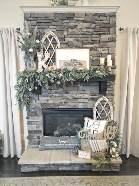 Rock Fireplace Decor Farmhouse, French Country Great Room Ideas, Hearth Decorations Fireplace, Fireplace Country Farmhouse, Fireplace Mantle Decor Farmhouse Rustic, Christmas Mantle Decor 2022, Fireplace Filler Ideas Farmhouse, Decorated Fireplace Hearth, Fire Places Decoration Ideas Living Room