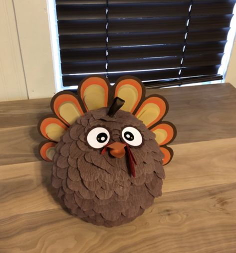 Turkey Pinata Diy, Thanksgiving Pinata, Turkey Pinata, Diy Pinatas, Balloon Turkey, Paper Mache Art Projects, Pinatas Ideas, Pinata Ideas, Diy Turkey