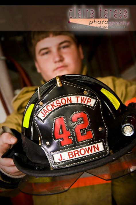 Fire Fighter Photoshoot Ideas, Fireman Senior Pictures, Fire Department Senior Pictures, Senior Picture Ideas Firefighter, Fireman Photoshoot, Firefighter Senior Pictures, Firefighter Photoshoot, Fighter Photography, Firefighter Photography