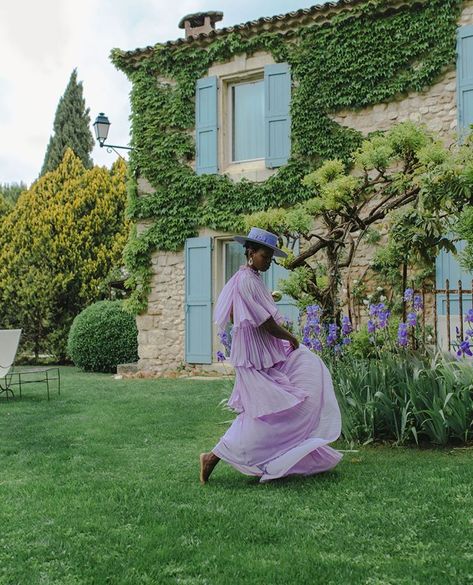 Paola "Pao Pao" Mathé 🇭🇹 (@findingpaola) • Instagram photos and videos Spring Maternity Shoot, Paula Sutton, Black Influencers, Aesthetic Working, Black Creators, Lady Of Leisure, Jardin Des Tuileries, Run With Me, Colorful Outfits