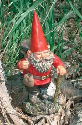 David the globe trotting gnome Funny Christmas Images, Funny Christmas Decorations, Christmas Memes, Magical Thinking, Garden Gnomes, Fairy Friends, Fairies Elves, Holiday Humor, Mystical Creatures