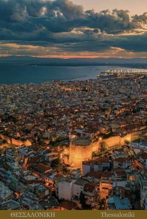 Thessaloniki Aesthetic, Escape Plan, Thessaloniki Greece, Beautiful Moon, Honeymoon Destinations, Thessaloniki, Aesthetic Backgrounds, Airplane View, Paris Skyline