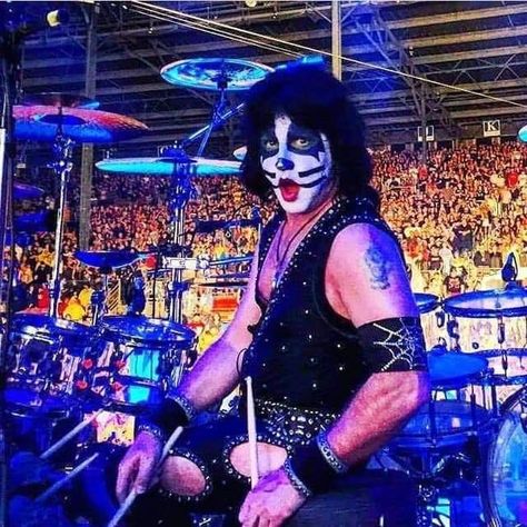 Banda Kiss, Eric Singer, Peter Criss, Paul Stanley, Hot Band, Kiss Band, Creatures Of The Night, Love Kiss, Mötley Crüe