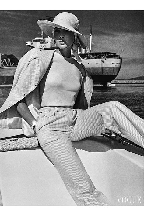 Vogue | © Pleasurephoto | Page 16 Chris Von Wangenheim, Lois Chiles, Greg Williams, Alfred Eisenstaedt, Oil Tanker, Cecil Beaton, Slim Aarons, White Tee Shirts, Tee Shirt Dress