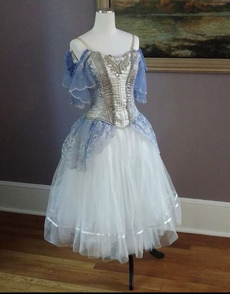 Giselle Dress Ballet, Cinderella Ballet Costume, Ballerina Dress Aesthetic, Ballet Outfit Performance, Classical Tutu, Anime Beach, Elven Clothing, Pretty Dance Costumes, Giselle Dress