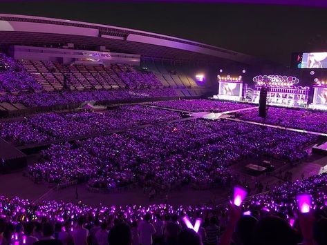 Stage Ideas Concert, Army Ocean, Future Concert, Concert Crowd, Kpop Concert, Star Awards, Twist Outs, Neon Purple, Stage Set