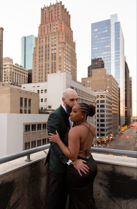 Engagement Photoshoot Rooftop, Downtown Houston Photoshoot, Houston Photoshoot Locations, Downtown Couples Photoshoot, Hoodies Photoshoot, Houston Photoshoot, Rooftop Photoshoot, Anniversary Shoot, Couple Engagement Pictures