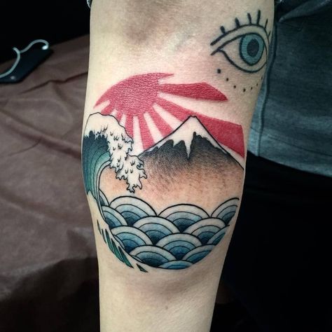 Rising Sun Tattoo, Sun Tattoo Meaning, Rising Sun Tattoos, Japanese Tattoos For Men, Small Wave Tattoo, J Tattoo, Sun Tattoo Designs, Tattoos Sleeve, Wave Tattoo