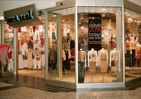 Wet Seal Whipped: Expect More Casualties As Fast Fashion Retailers Take Over Teen Market Seal Face, Green Marketing, Common Room, Christmas Time Is Here, Blonde Hair Blue Eyes, Fashion Portrait, Wet Seal, Marketing Trends, Me Time