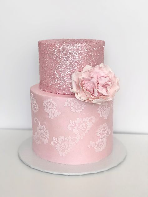 Cake Diy Easy, Pink Gold Cake, Glitter Birthday Cake, Sparkly Cake, Chandelier Cake, Blush Wedding Cakes, Sparkle Cake, Different Types Of Cakes, Birthday Cake With Flowers