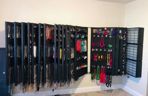 Paparazzi Organization Ideas, Closet Set Up Ideas, Costume Organization, Witchy Store, Update Bedroom, Jewelry Storage Wall, Paparazzi Display, Jewelry Display Booth, Paparazzi Jewelry Displays