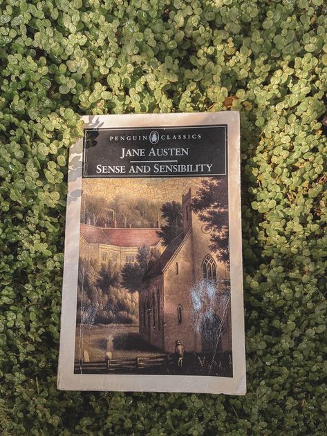 Sense And Sensibility Aesthetic, Sense And Sensibility Book, Rory Gilmore Books, Spring Reading, Sense And Sensibility, Jane Austin, Jane Austen Books, Penguin Classics, Best Novels