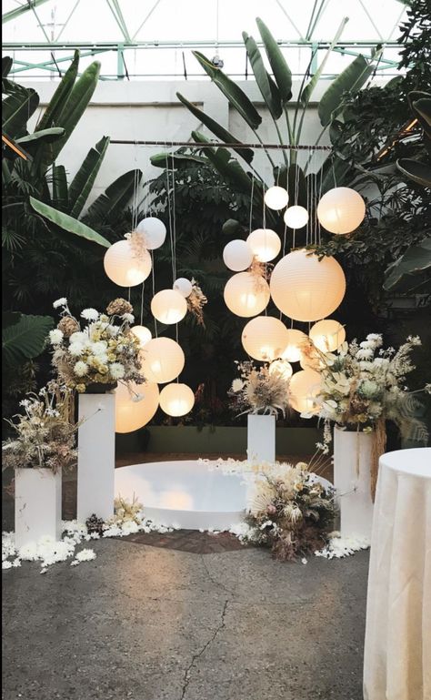 Event Decor Ideas, Lantern Lighting, Paper Lanterns Wedding, Lantern Decor Wedding, Corporate Event Design, Majlis Perkahwinan, Dream Wedding Decorations, Ethereal Wedding, Wedding Lanterns