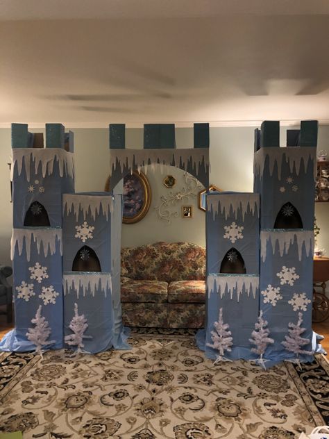 Elsa And Anna Decorations, Frozen Hallway Decorations School, Frozen Parade Float, Frozen Castle Cardboard, Frozen Backdrop, Baby Easter Pictures, Frozen Castle, Castle Backdrop, Christmas Lollipops