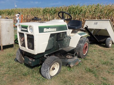 Bolens  1668 Hydro lawn & garden tractor Bolens Tractor, Tractor Cake, Garden Patch, Tractor Idea, Tractor Mower, Lawn Tools, Riding Mowers, Tractor Pulling, Green Tractors