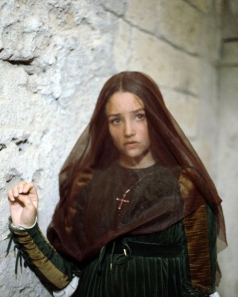 Olivia Hussey - Romeo and Juliet 1968 Zeffirelli Romeo And Juliet, Juliet 1968, Leonard Whiting, Juliet Capulet, Olivia Hussey, Ella Enchanted, Beau Film, Costume Drama, Movie Photo