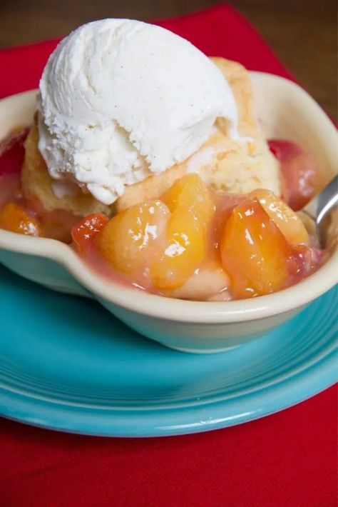 Pioneer Woman Peach Cobbler With Canned Peaches - Table for Seven Pioneer Woman Peach Cobbler, Can Peach Cobbler, Canned Peach Cobbler Recipe, Beach Dessert, Homemade Sausage Gravy, Best Peach Cobbler, Homemade Peach Cobbler, Easy Peach Cobbler, Easy Peach Cobbler Recipe