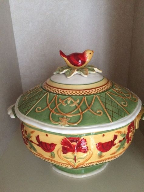 Fitz Floyd Bellacara Hand Crafted Soup Tureen | eBay Pedestal Cake Plate, Italian Majolica, Soup Tureen, Handmade Sign, Biscuit Jar, Square Art, Bowl Designs, Small Rose, Handmade Bowl