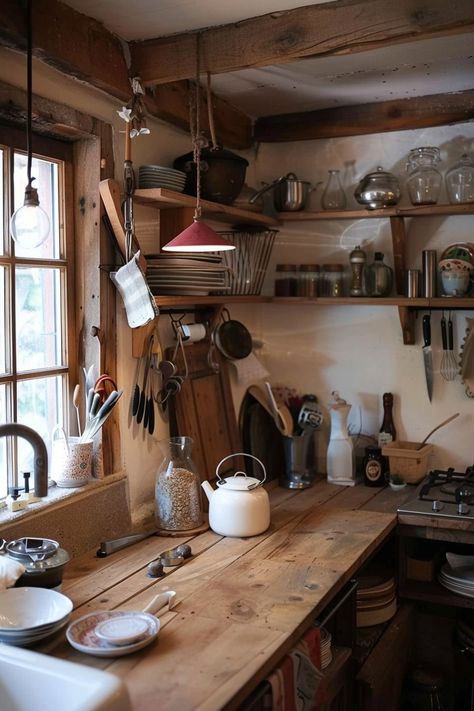 12 Small Rustic Kitchens That Maximize Space! - My Decor Inspo Cabin Interiors Cozy, Small Rustic Kitchen, Small Cabin Kitchens, Small Rustic Bathroom Ideas, Small Rustic Bathroom, Small Rustic Kitchens, Japanese Style Kitchen, Unfitted Kitchen, Small Farmhouse Kitchen