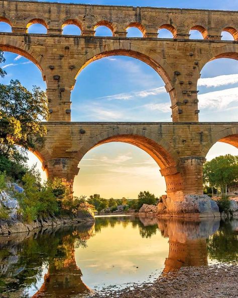 Archaeological Photography on Instagram: “📌 The Pont du Gard is an ancient Roman aqueduct bridge built in the first century A.D. to carry water over 50 km (31 mi) to the Roman…” Bridges Architecture, Roman Aqueduct, South France, Falling Kingdoms, Bridge Building, Minecraft Architecture, Beautiful Places On Earth, Provence France, Southern Italy