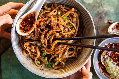 Our Prairie Sunshine will be delightful with these Crispy Sesame Garlic Chili Oil Noodles for lunch or dinner today - something with a bit of kick to brighten a dull day. Oil Noodles, Salad Appetizer Cups, Chili Oil Recipe, Braised Chicken Breast, Half Baked Harvest Recipes, Sauce For Rice, Garlic Noodles, Roasted Chicken Breast, Harvest Recipes