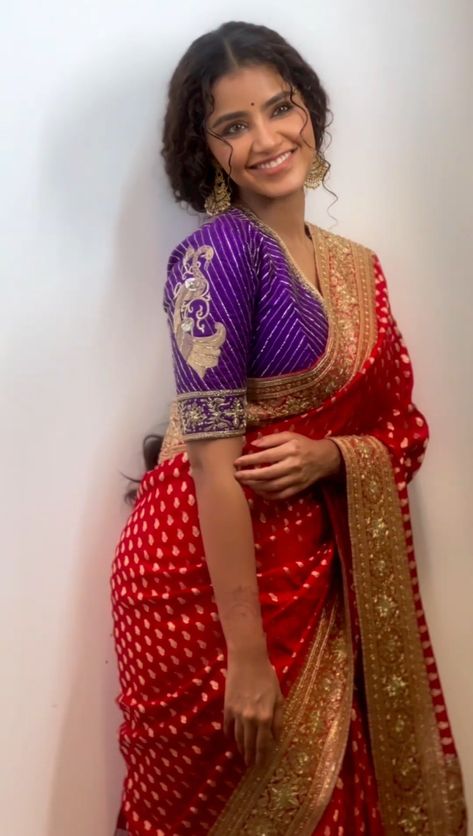 Saree Color Combinations, Best Indian Wedding Dresses, Saree Wearing Styles, Saree Wearing, Blouse Designs Catalogue, Anupama Parameswaran, Half Saree Designs, Saree Blouse Designs Latest, Indian Bridal Fashion