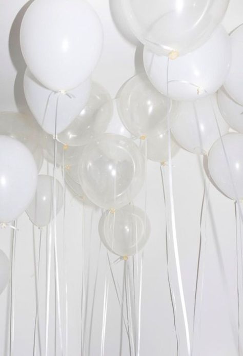 clear and white balloon aesthetic // so cute for a neutral / all white party Pink Juice, White Wallpaper For Iphone, Star Face, Red Velet, Edible Pearls, Pimple Patches, Black And White Photo Wall, Black And White Picture Wall, Glow Recipe