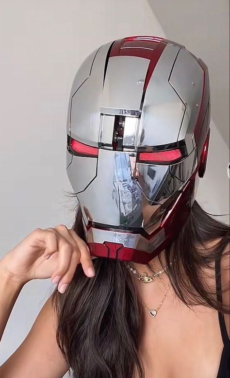 Marvel Girl Aesthetic, Marvel Fan Aesthetic, Iron Man Girl, Lily Calloway, Iron Man Mask, Marvel Girl, Ropa Hip Hop, Iron Man Helmet, Calloway Sisters