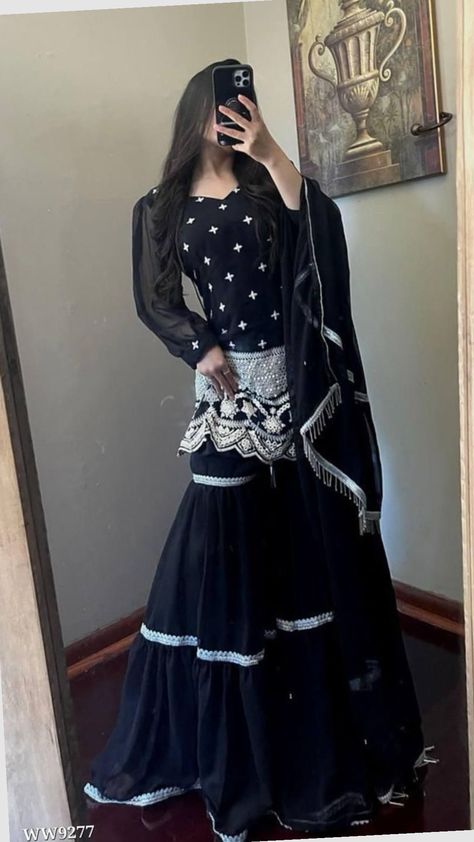 Garara Dress Simple, Sharara Designs For Wedding, Garara Designs, Black Sharara, Garara Dress, Dupatta Bridal, Velvet Dresses Outfit, Plazzo Set, Islamic Modest Fashion