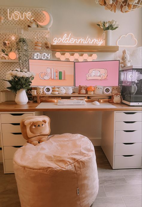 Game Room Ideas For Women, Pink Work Station, Feminine Gaming Room, Female Desk Setup, Female Gamer Room, Womens Gaming Setup, Makeup And Gaming Desk, Girly Gaming Setup Aesthetic, Kawaii Office Ideas