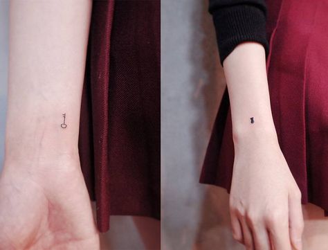 Key And Keyhole, Keyhole Tattoo, Matching Love Tattoos, Button Tags, Minimalist Couple, Tattoos For Couples, Kpop Tattoos, Matching Best Friend Tattoos, Couple Matching Tattoo