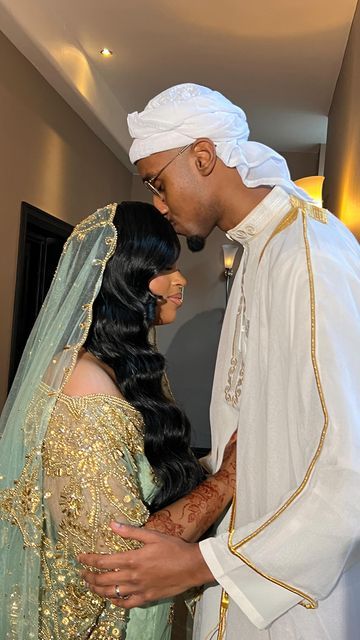 Ayoola Ijietemi on Instagram: "Love is a beautiful thing 🥰💚 Makeup @glamby_olly #glambyolly #birminghambride #somalibride #ukbride #bridalmakeupartist #somaliwedding #birminghammakeupartist #weddingmakeupartist" Nikkah Somali, Somali Couple, Nikkah Pictures, Somali Henna, Nikkah Photoshoot, Marrying Rich, Wedding Manifestation, Somali Girl, Love Is A Beautiful Thing