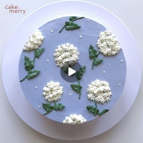 Minimalist Cake Birthday, Buttercream Hydrangea, Cake Minimalist, Hydrangea Cake, Minimalist Cake, Cake Decorating For Beginners, Pastel Cakes, Buttercream Cake Decorating, Torte Cupcake