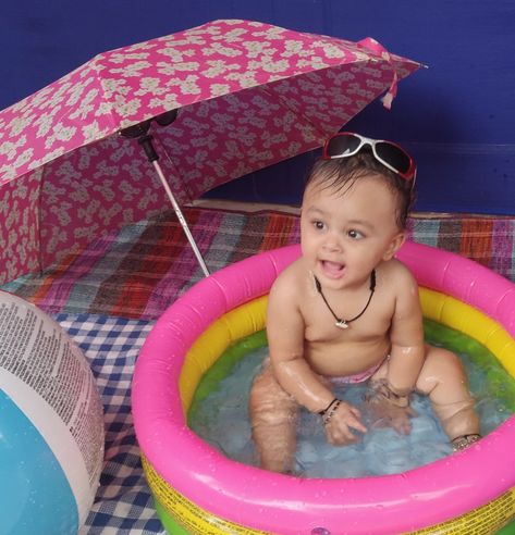 Bath Tub Baby Photoshoot, Summer Baby Photos, 7th Month, Photoshoot Boy, Baby Shower Themes Neutral, Baby Boy Newborn Photography, Monthly Baby Pictures, Monthly Baby Photos