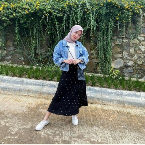 Outfit Kulot, Outfit Hijab Ideas, Outfits Hijab, Hijab Ootd, Outfit Hijab, Ootd Hijab, Jean Outfits, Hijab Fashion, Denim Fashion