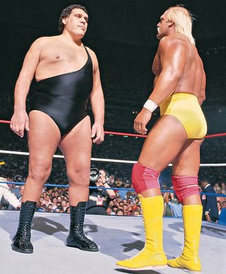 The iconic standoff at the biggest WrestleMania match of all time - WrestleMania 3 in 1987 at the Pontiac Silverdome in Detroit Michigan - Hulk Hogan vs. Andre the Giant. Wrestling Outfits, Andre The Giant, Pro Wrestler, Hulk Hogan, Wrestling Superstars, Wrestling Wwe, Wwe Wrestlers, Professional Wrestling, Film Serie