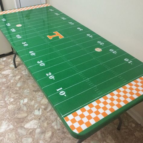 Vols beer pong table. Pong Table Painted, Diy Beer Pong, Diy Beer Pong Table, Beer Pong Table Designs, Painted Coolers, Tailgate Table, Beer Table, Cue Rack, Diy Beer