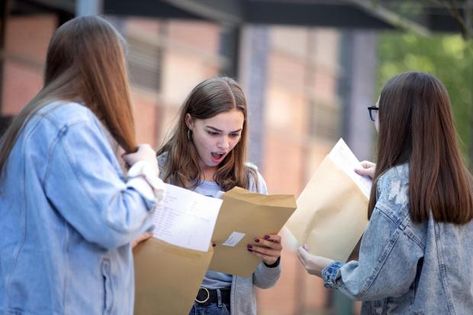 Ofqual announce grading system change for GCSE and A Level exams in the UK - Wandsworth Guardian Check more at https://123goarabic.com/ofqual-announce-grading-system-change-for-gcse-and-a-level-exams-in-the-uk-wandsworth-guardian/ Essex College, Gcse Results Day, A Level Results Day, A Level Grades, Gcse Results, Gcse Grades, A Level Results, Results Day, Examination Board