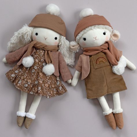 sewing toys patterns Doll Sewing Patterns Free, Essentials Clothes, Taggie Toys, Winter Essentials Clothes, Handmade Stuffed Toys, Felt Handmade, Doll Patterns Free, Felt Bunny, Sewing Stuffed Animals