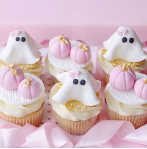 Halloween Muffins, Halloween Torte, Halloween Backen, Cupcakes Pink, Ghost Cupcakes, Dulces Halloween, Cupcake Tutorial, Halloween Cupcake, Halloween Baking