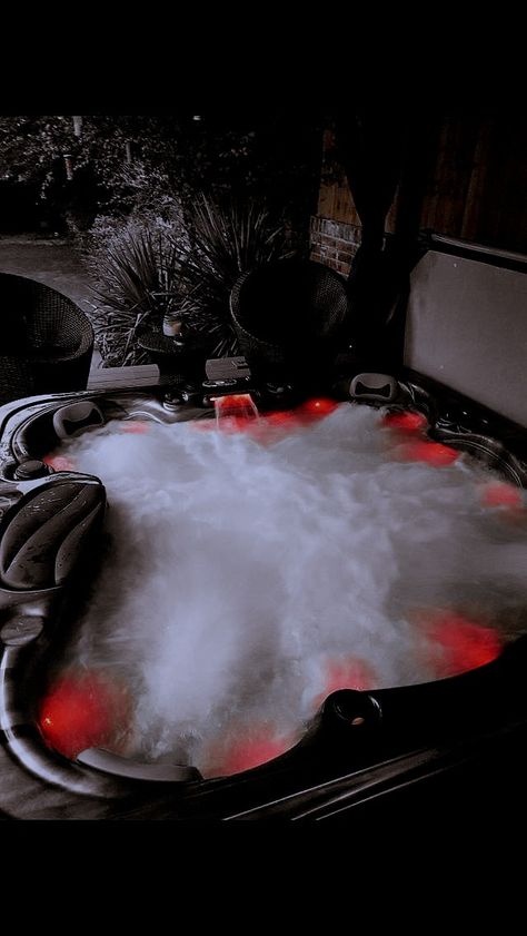 Jacuzzi Aesthetic Night, Jacuzzi Aesthetic, Hot Tub Aesthetic, Tub Aesthetic, Tub Ideas, Dr House, Hot Tub, Apartment, Pool