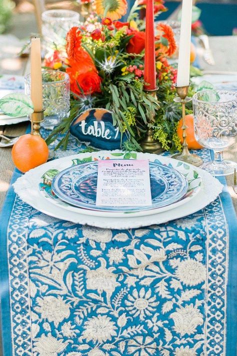 Wedding Ideas Mexican, Fiesta Tablescape, Mexican Inspired Wedding, Wedding Fiesta, Mexican Themed Weddings, Fiesta Wedding, Wedding Print, Colourful Wedding, Spanish Wedding