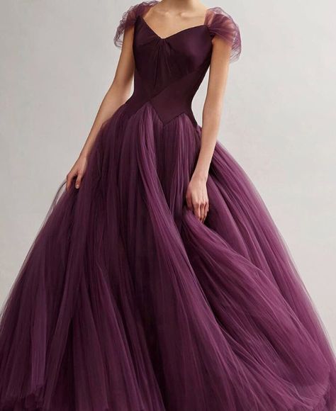 Frocks For Women Party, Long Frocks For Women, Frock Models, Frocks And Gowns, Purple Tulle, Simple Frock Design, Party Wear Gowns, Long Frock Designs, Gown Party Wear