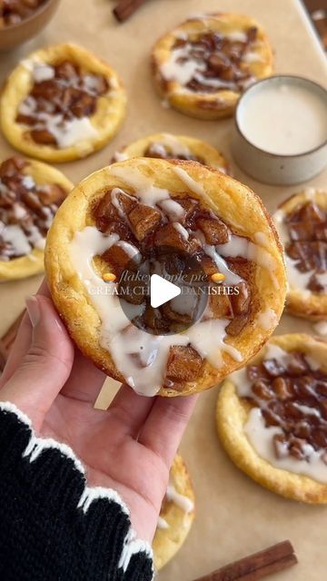 Hajar Larbah on Instagram: "🥧🍎 flakey buttery cream cheese danishes meets apple pie! coziest recipe you can make and it’s pretty easy to make with puff pastry 🤎 full recipe up on the blog as always - link in bio! 

#apple #pie #dessert #recipe #easydessert #cooking #yummy #foodie #food #foodstagram #instafood #eeeeeats #fall #autumn #fallrecipes" Apple Danish Puff Pastry, Big Mac Tacos, Mcdonald's Burger, Mac Tacos, Cheese Danishes, Apple Danish, Chicken Thai, Cream Cheese Danish, Taco Ingredients