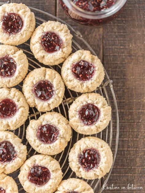 Almond Flour Shortbread Cookies, Almond Flour Shortbread, Make Almond Flour, Blueberry Oatmeal Muffins, Vanilla Extract Recipe, Completely Delicious, Basic Cookies, Almond Flour Cookies, Dark Chocolate Cookies