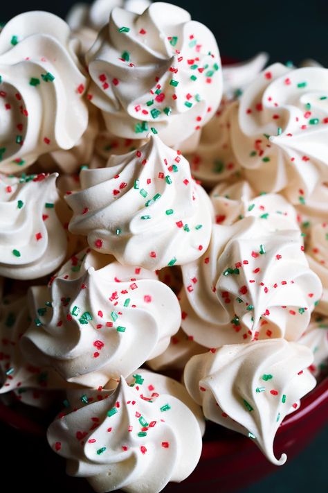 Meringue Cookies - billowy, light and airy, delicate and dainty, perfectly crisp and deliciously sweet. These whimsical cookies are a breeze to make as long as you follow a few simple steps and guidelines. A great nostalgic recipe to add to the recipe book and a perfect holiday treat! Easy Meringues, Meringue Cookie, Meringue Cookie Recipe, Meringue Desserts, Meringue Recipe, Dessert Candles, Meringue Cookies, Xmas Cookies, Cooking Classy