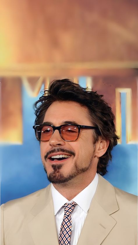 Iron Man Aesthetic Wallpaper, Tony Stark Wallpaper 4k, Robert Downey Jr Aesthetic, Rdj Wallpapers, Robert Downey Jr Wallpaper, Tony Iron Man, Tony Stark Wallpaper, Robert Downey Jnr, Keanu Reeves Young