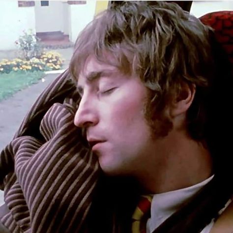 John Lennon - I'm Only Sleeping. : TheBeatles Magical Mystery Tour, Eyes Closed, John Lennon, The Beatles, The Story